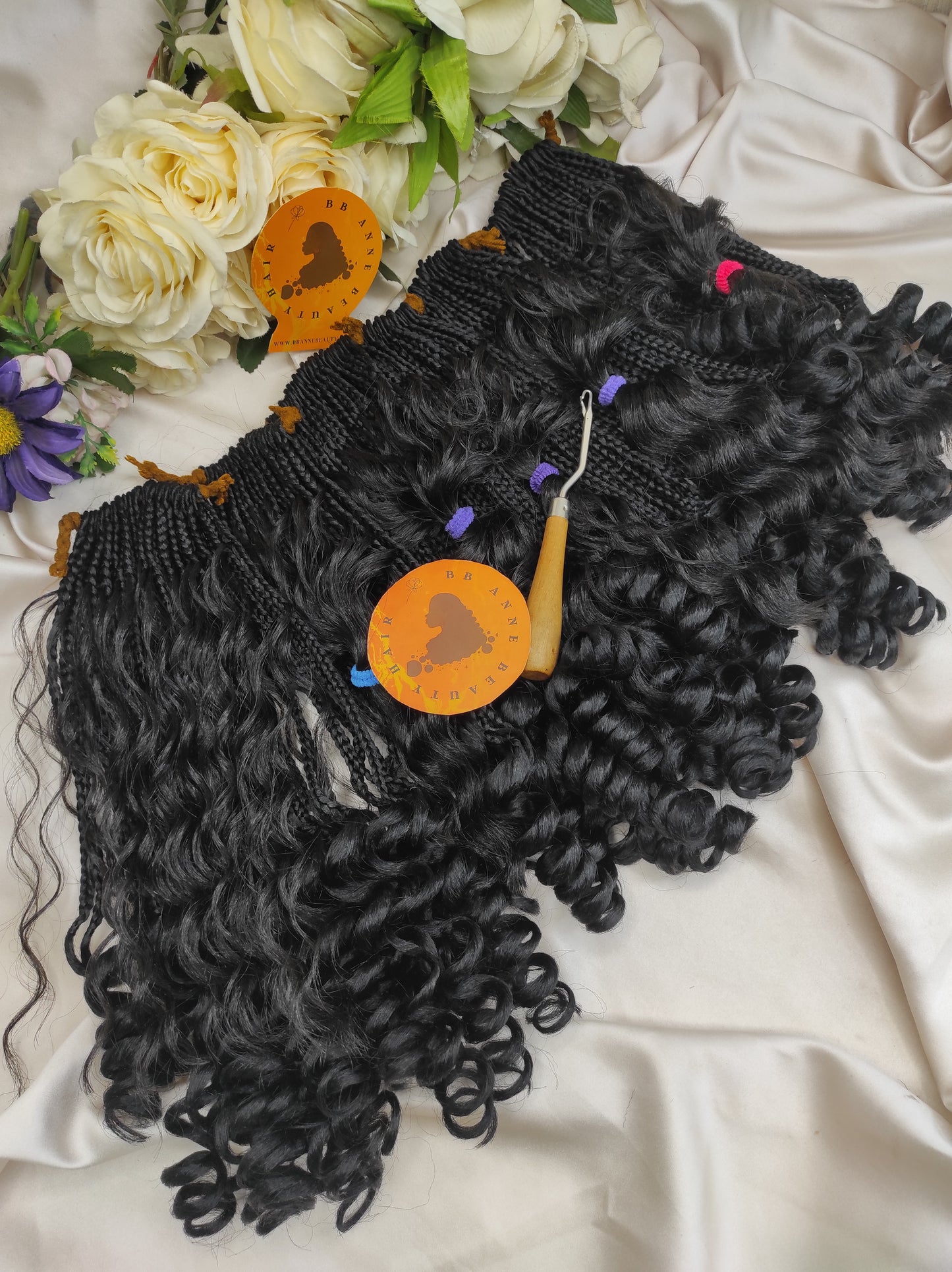 Tranças Boho Cachos - (Tranças em formato de ilha com pontas enroladas) || Cachos sintéticos || Tranças de crochê