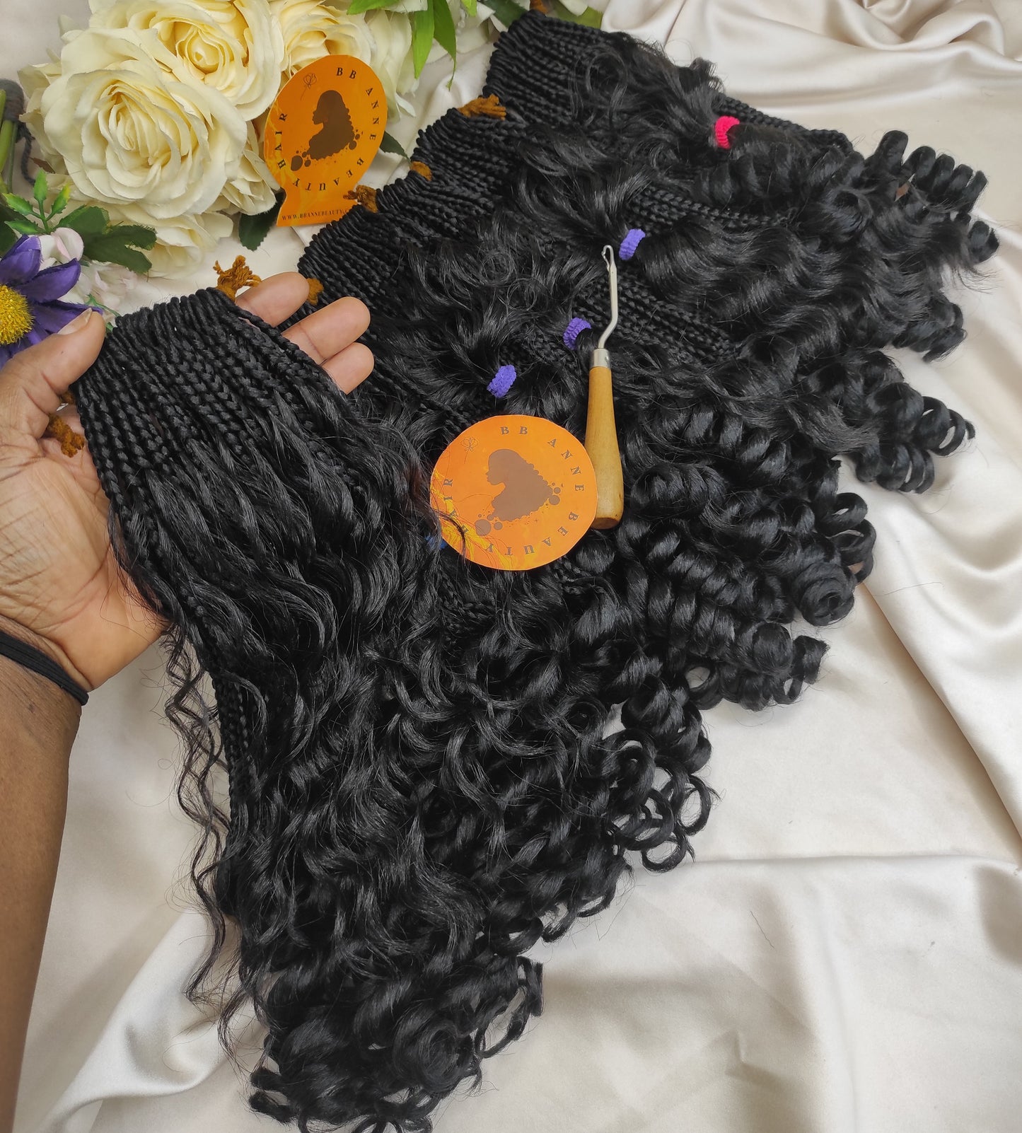 Tranças Boho Cachos - (Tranças em formato de ilha com pontas enroladas) || Cachos sintéticos || Tranças de crochê