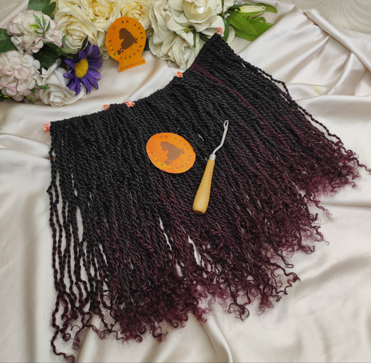 Afro kinky crochet twists in color black and 99j, burgundy. Curly tips.